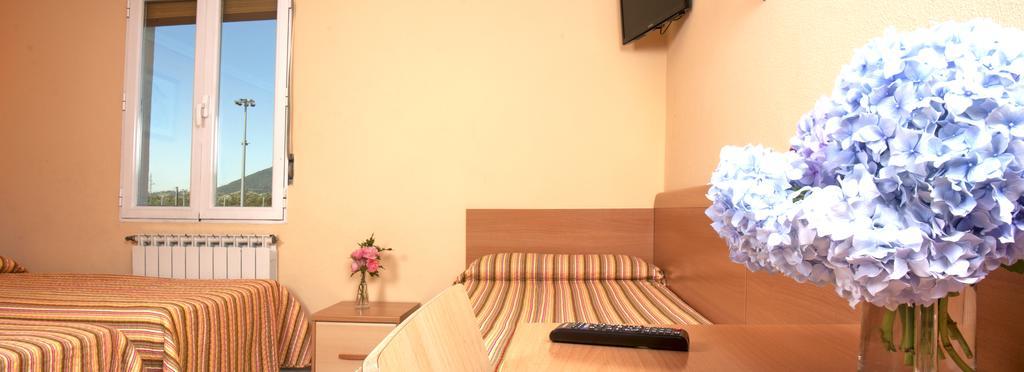 Hostal Europa Pension 이룬 외부 사진