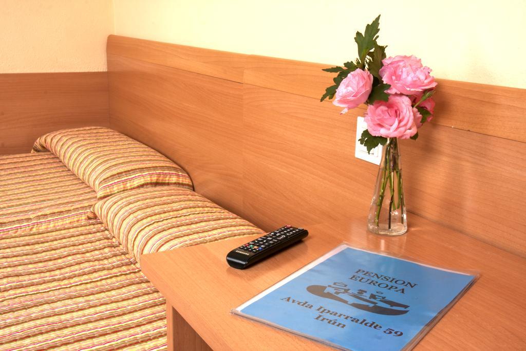Hostal Europa Pension 이룬 외부 사진