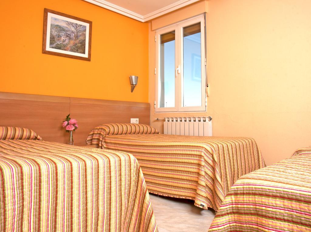 Hostal Europa Pension 이룬 외부 사진